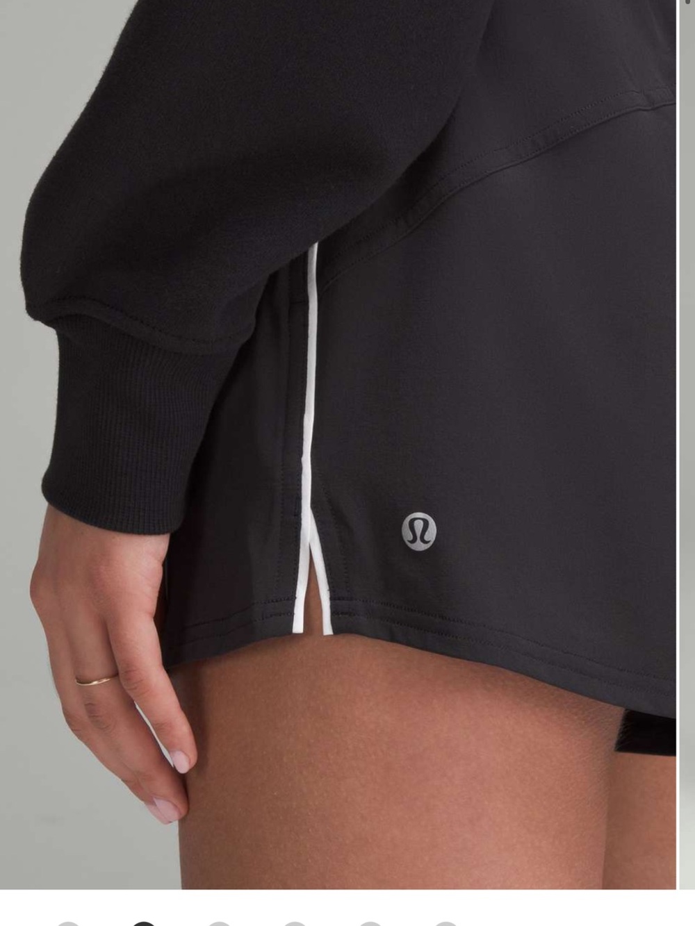 Lululemon Lightweight High Rise Relaxed Short 3” Black White Size 8